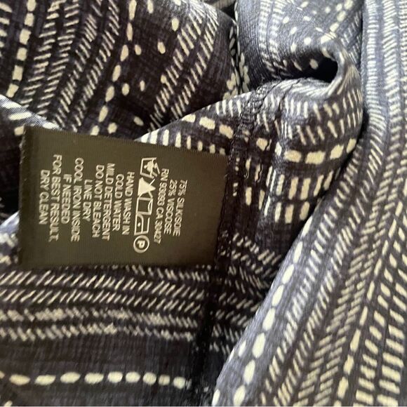 Nic+Zoe | EUC Women’s Blue and White Abstract Printed Tunic Size M - Picture 7 of 7